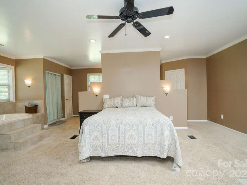 5075 Lakeview Drive, Salisbury, NC 28147.  MLS# CAR4288802, YatesRealty ID 32619. 