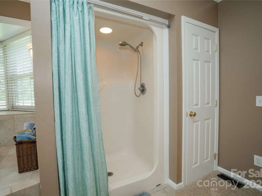 5075 Lakeview Drive, Salisbury, NC 28147.  MLS# CAR4288802, YatesRealty ID 32619. 