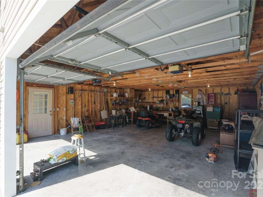 5075 Lakeview Drive, Salisbury, NC 28147.  MLS# CAR4288802, YatesRealty ID 32619. 
