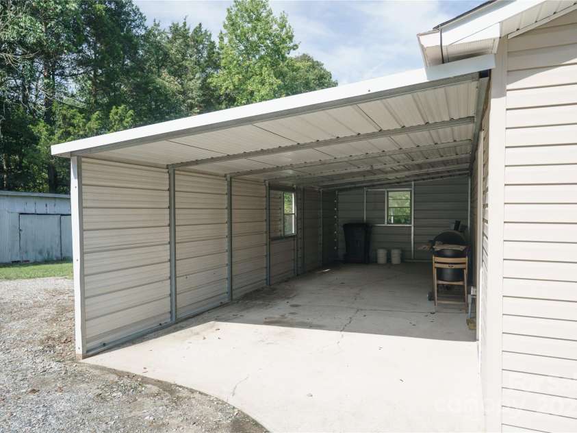 5075 Lakeview Drive, Salisbury, NC 28147.  MLS# CAR4288802, YatesRealty ID 32619. 