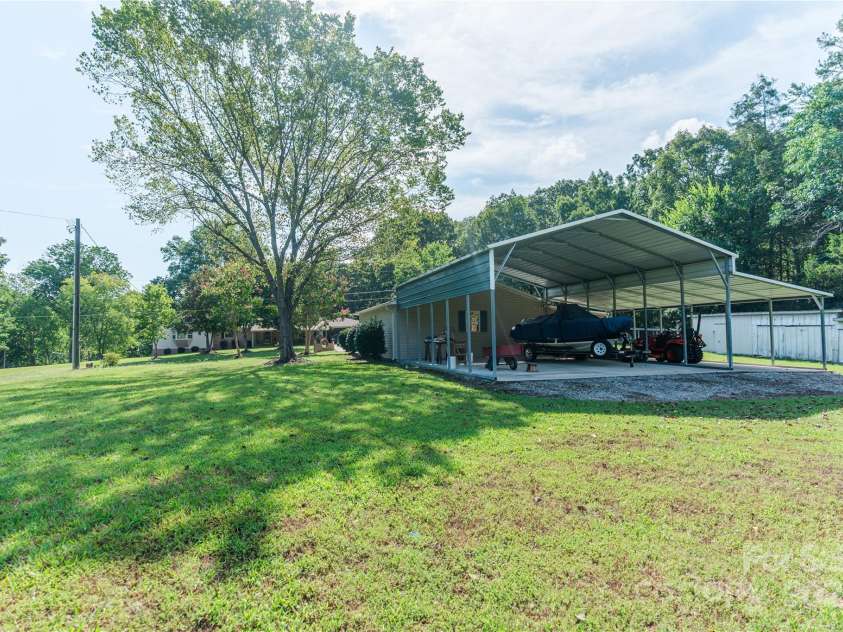 5075 Lakeview Drive, Salisbury, NC 28147.  MLS# CAR4288802, YatesRealty ID 32619. 