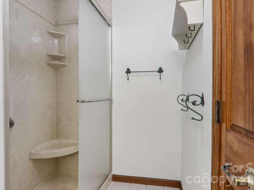 1952 Davis Mountain Road, Hendersonville, NC 28739.  MLS# CAR4394172, YatesRealty ID 32620. 