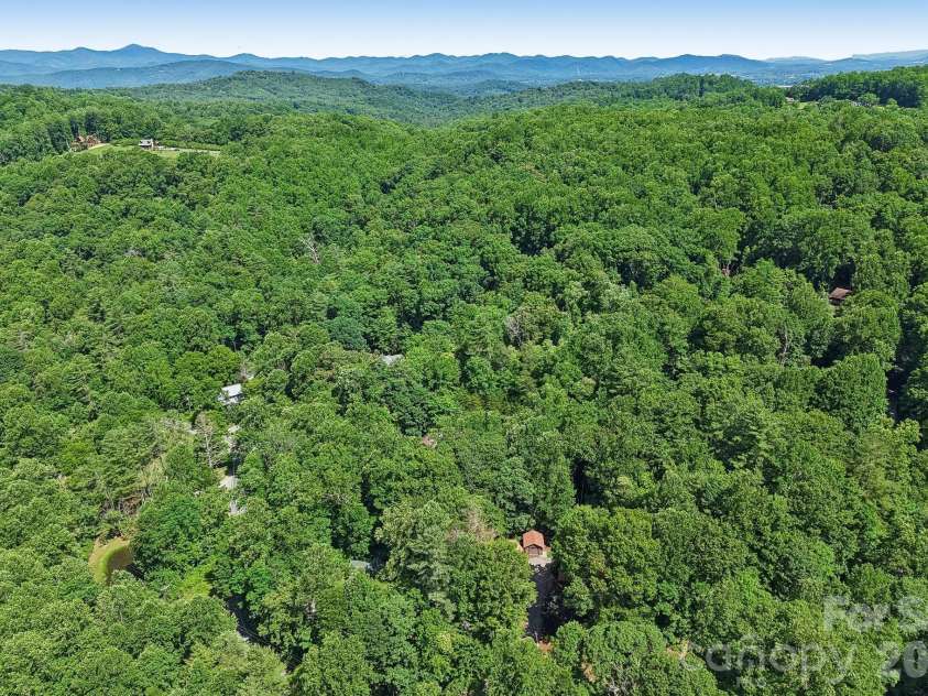 1952 Davis Mountain Road, Hendersonville, NC 28739.  MLS# CAR4394172, YatesRealty ID 32620. 