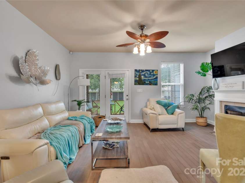 926 Claybrook Circle, Gastonia, NC 28054.  MLS# CAR4284351, YatesRealty ID 32621. 