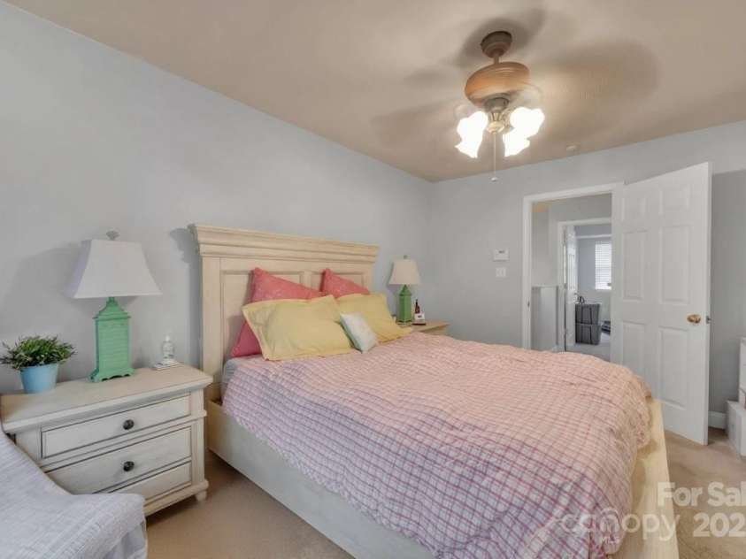 926 Claybrook Circle, Gastonia, NC 28054.  MLS# CAR4284351, YatesRealty ID 32621. Master bd