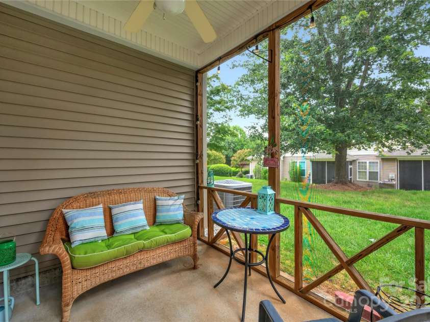 926 Claybrook Circle, Gastonia, NC 28054.  MLS# CAR4284351, YatesRealty ID 32621. Screened in patio