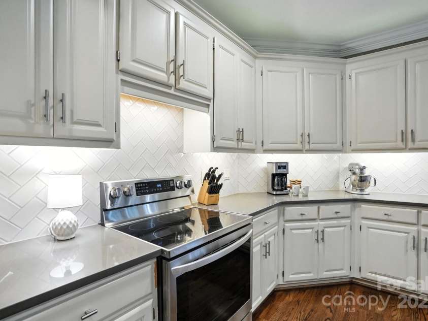 16135 Hallaton Drive, Huntersville, NC 28078.  MLS# CAR4291931, YatesRealty ID 32622. 