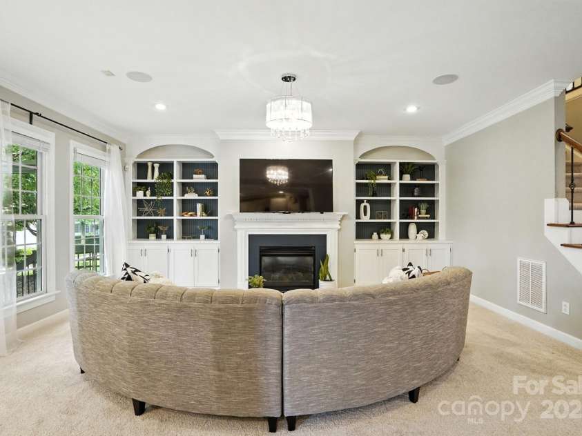 16135 Hallaton Drive, Huntersville, NC 28078.  MLS# CAR4291931, YatesRealty ID 32622. 
