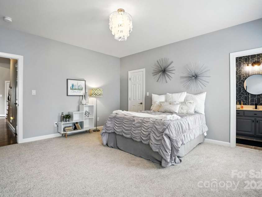 16135 Hallaton Drive, Huntersville, NC 28078.  MLS# CAR4291931, YatesRealty ID 32622. 