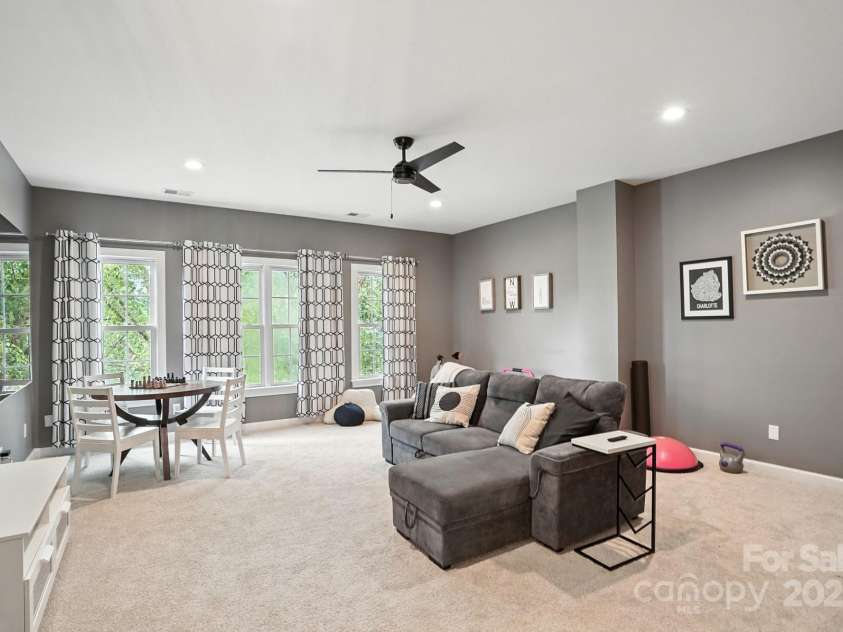 16135 Hallaton Drive, Huntersville, NC 28078.  MLS# CAR4291931, YatesRealty ID 32622. 