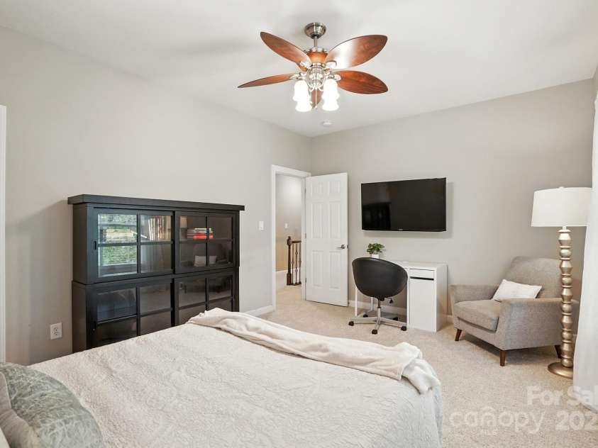 16135 Hallaton Drive, Huntersville, NC 28078.  MLS# CAR4291931, YatesRealty ID 32622. 