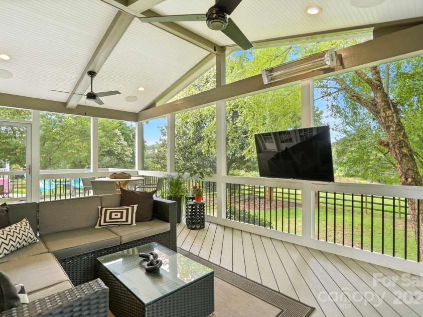 16135 Hallaton Drive, Huntersville, NC 28078.  MLS# CAR4291931, YatesRealty ID 32622. 