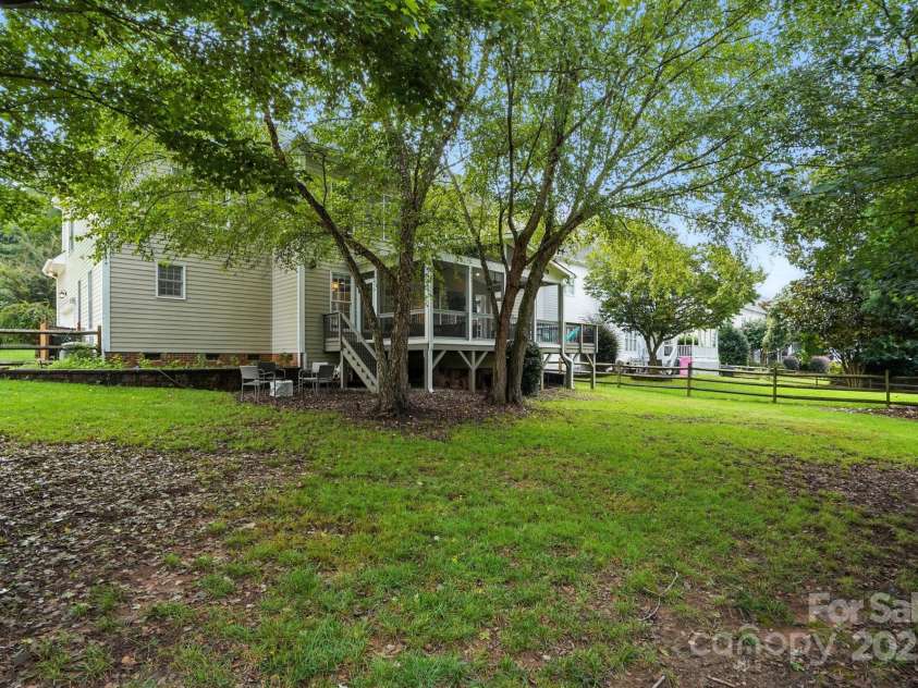 16135 Hallaton Drive, Huntersville, NC 28078.  MLS# CAR4291931, YatesRealty ID 32622. 