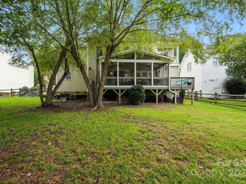 16135 Hallaton Drive, Huntersville, NC 28078.  MLS# CAR4291931, YatesRealty ID 32622. 