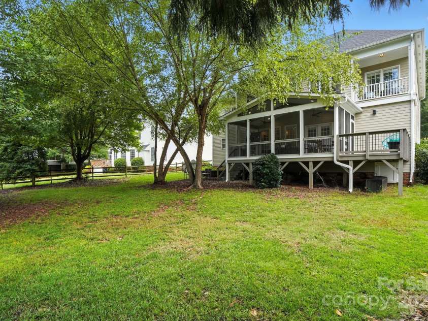 16135 Hallaton Drive, Huntersville, NC 28078.  MLS# CAR4291931, YatesRealty ID 32622. 