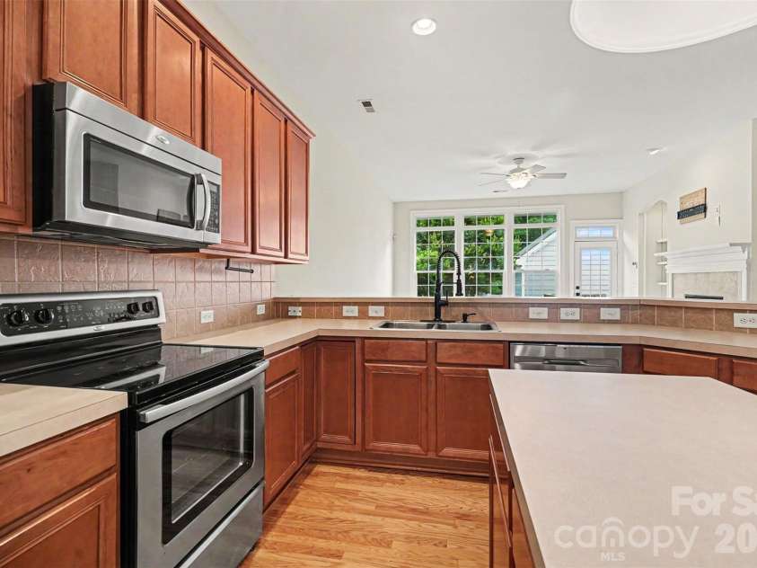 1205 Gainsborough Drive, Matthews, NC 28104.  MLS# CAR4392209, YatesRealty ID 32623. 