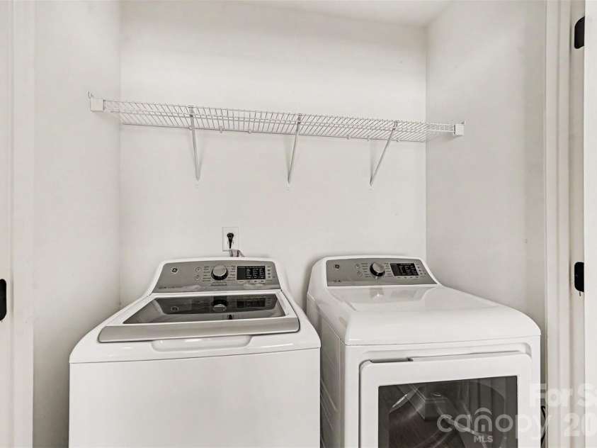 1205 Gainsborough Drive, Matthews, NC 28104.  MLS# CAR4392209, YatesRealty ID 32623. 
