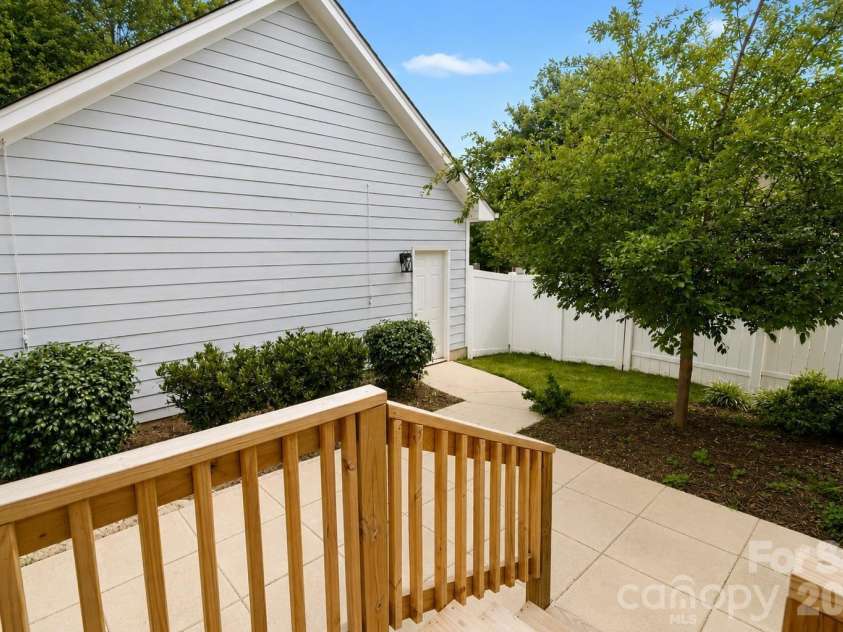 1205 Gainsborough Drive, Matthews, NC 28104.  MLS# CAR4392209, YatesRealty ID 32623. 