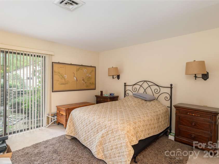 18 Lakemoor Lane, Hendersonville, NC 28739.  MLS# CAR4291617, YatesRealty ID 32623. 