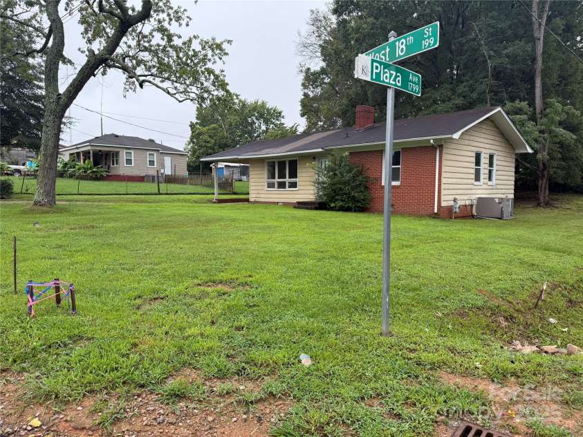 103 18th Street, Kannapolis, NC 28081.  MLS# CAR4290631, YatesRealty ID 32624. 