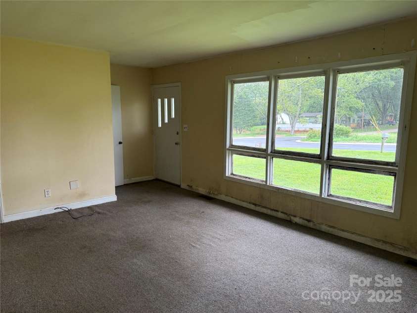 103 18th Street, Kannapolis, NC 28081.  MLS# CAR4290631, YatesRealty ID 32624. 