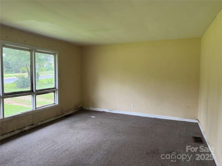 103 18th Street, Kannapolis, NC 28081.  MLS# CAR4290631, YatesRealty ID 32624. 