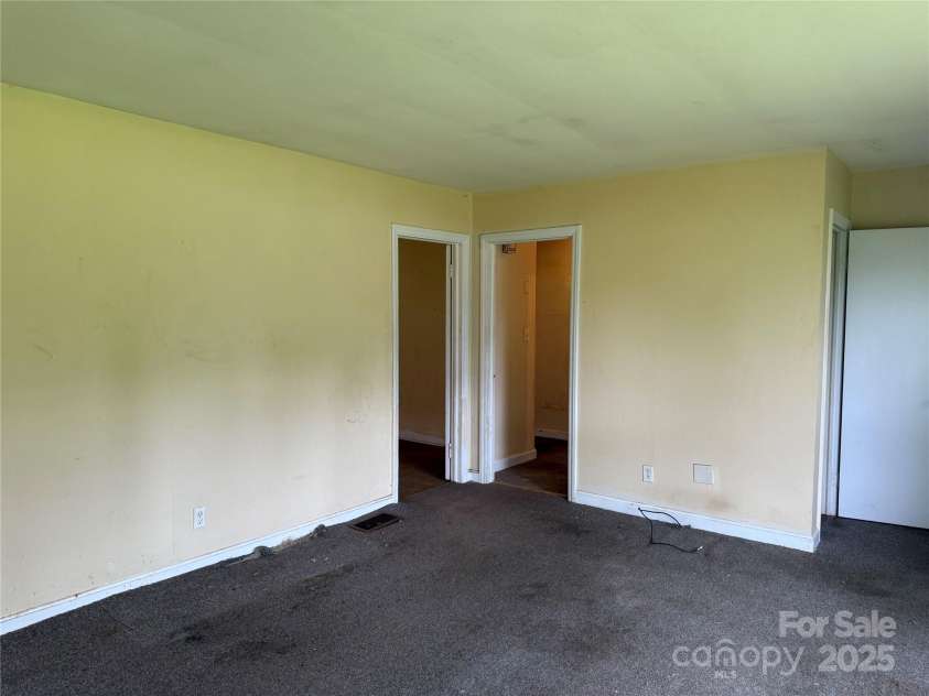 103 18th Street, Kannapolis, NC 28081.  MLS# CAR4290631, YatesRealty ID 32624. 