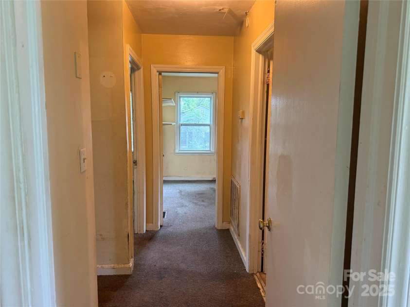 103 18th Street, Kannapolis, NC 28081.  MLS# CAR4290631, YatesRealty ID 32624. 