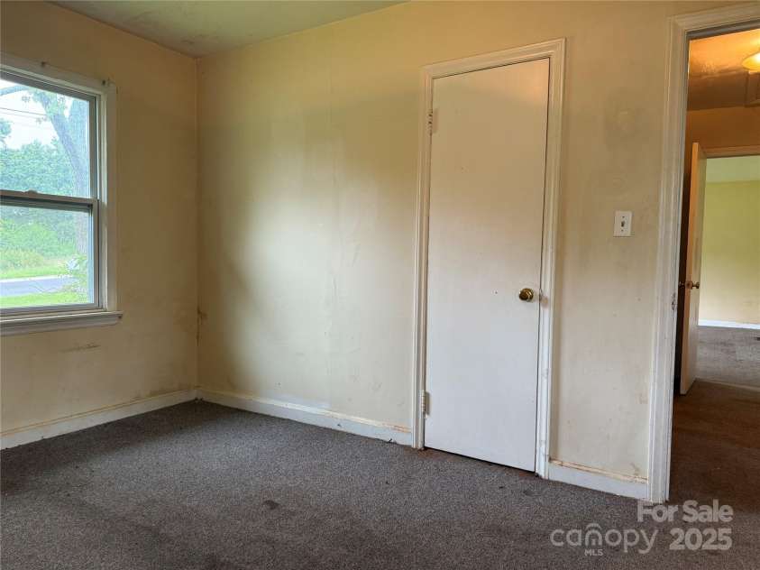 103 18th Street, Kannapolis, NC 28081.  MLS# CAR4290631, YatesRealty ID 32624. 