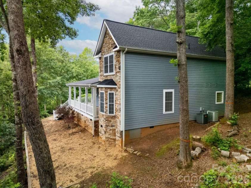 359 Davids Trace, Pisgah Forest, NC 28768.  MLS# CAR4395432, YatesRealty ID 32624. 
