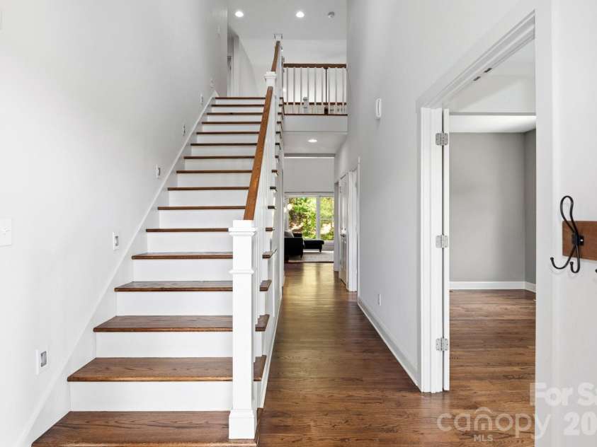 45 Barebridge Hills Drive, Asheville, NC 28804.  MLS# CAR4393566, YatesRealty ID 32625. 