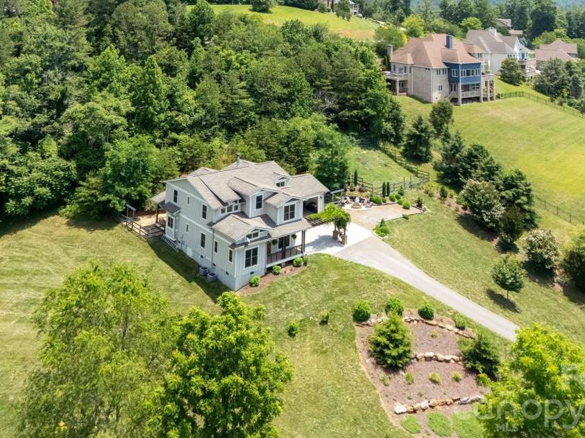 45 Barebridge Hills Drive, Asheville, NC 28804.  MLS# CAR4393566, YatesRealty ID 32625. 
