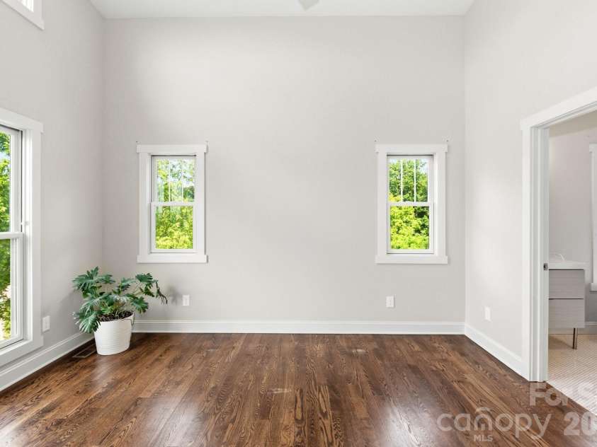 45 Barebridge Hills Drive, Asheville, NC 28804.  MLS# CAR4393566, YatesRealty ID 32625. Primary BR