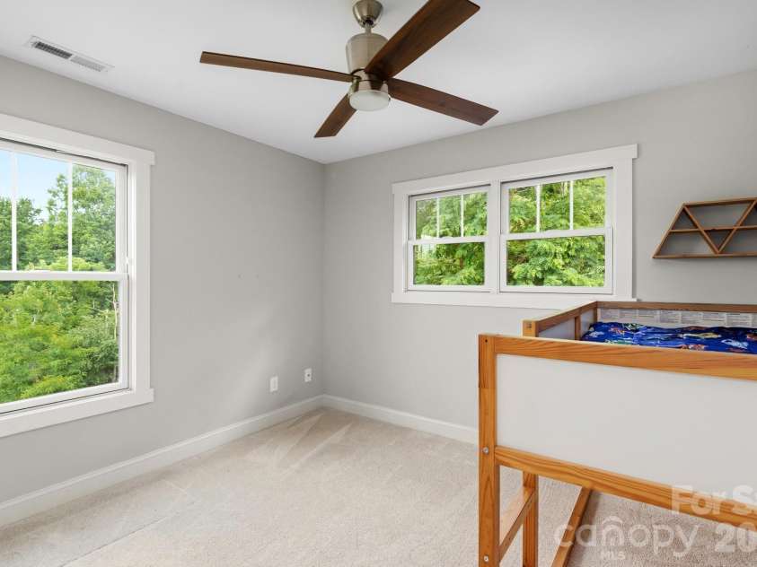 45 Barebridge Hills Drive, Asheville, NC 28804.  MLS# CAR4393566, YatesRealty ID 32625. Upper Level BR