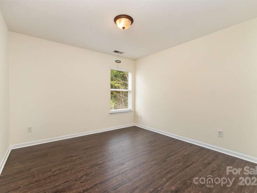 528 Goodloe Drive, Charlotte, NC 28262.  MLS# CAR4274273, YatesRealty ID 32625. 