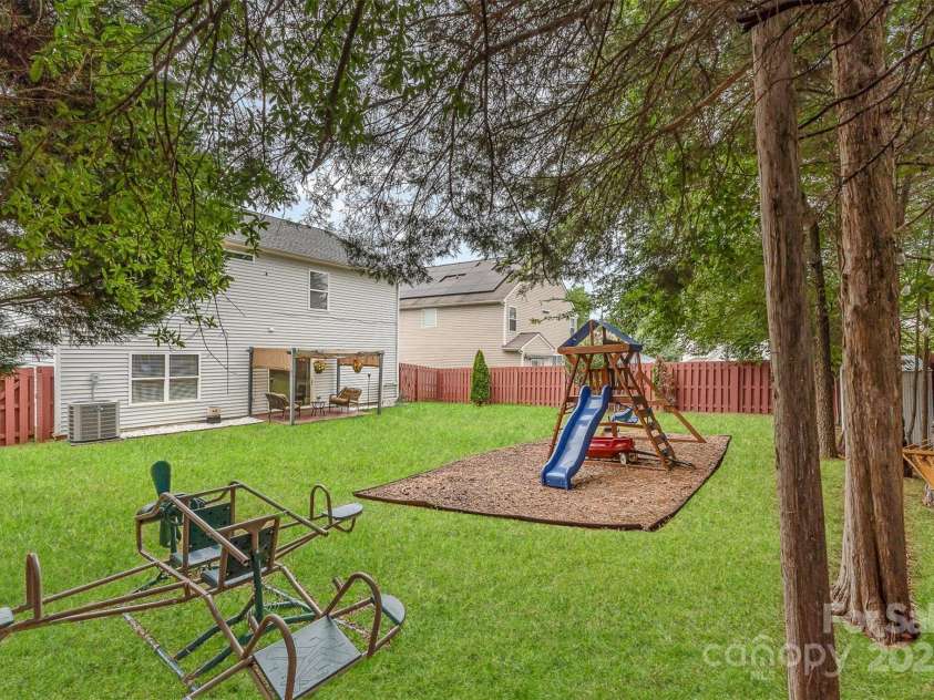 528 Goodloe Drive, Charlotte, NC 28262.  MLS# CAR4274273, YatesRealty ID 32625. 