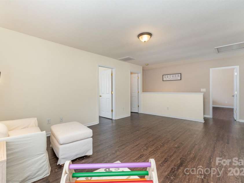 528 Goodloe Drive, Charlotte, NC 28262.  MLS# CAR4274273, YatesRealty ID 32625. Second floor loft