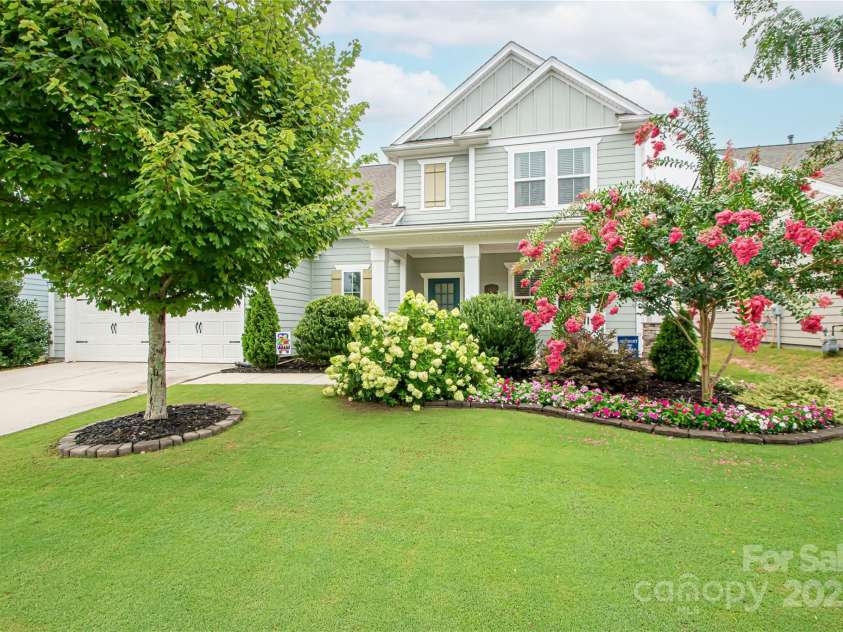1061 Ansley Park Drive, Fort Mill, SC 29707.  MLS# CAR4281028, YatesRealty ID 32626. Welcome to 1061 Ansley Park Drive!  This spacious home offers 3 bedrooms, 2.5 baths, a dedicated office, flex room, and a loft—providing plenty of room for work, play, and everyday living.