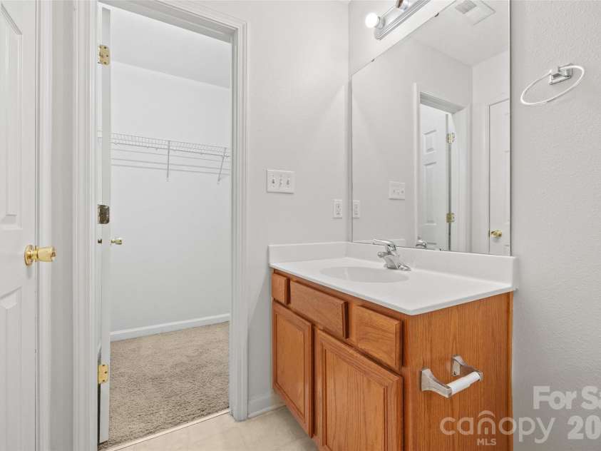 8244 Carob Tree Lane, Charlotte, NC 28215.  MLS# CAR4390168, YatesRealty ID 32627. 
