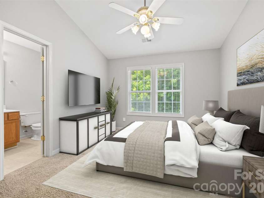 8244 Carob Tree Lane, Charlotte, NC 28215.  MLS# CAR4390168, YatesRealty ID 32627. Virtual Staging