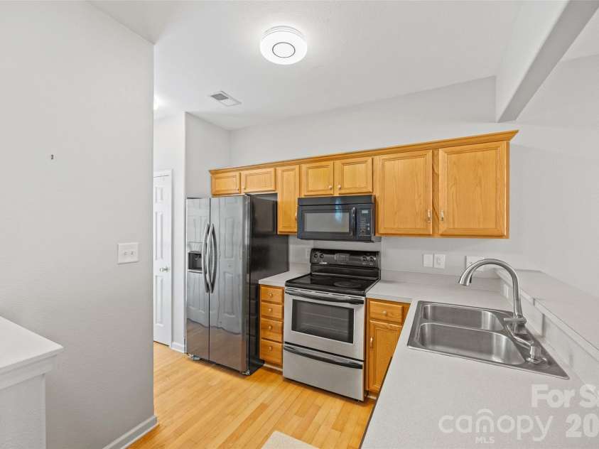 8244 Carob Tree Lane, Charlotte, NC 28215.  MLS# CAR4390168, YatesRealty ID 32627. With ample natural light