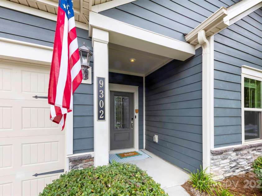 9302 Dufaux Drive, Charlotte, NC 28278.  MLS# CAR4291286, YatesRealty ID 32629. 