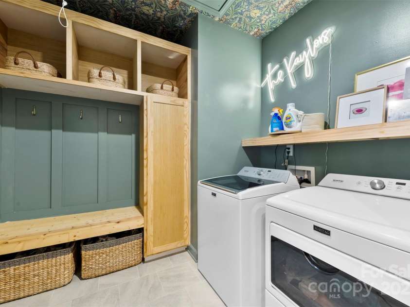 9302 Dufaux Drive, Charlotte, NC 28278.  MLS# CAR4291286, YatesRealty ID 32629. 