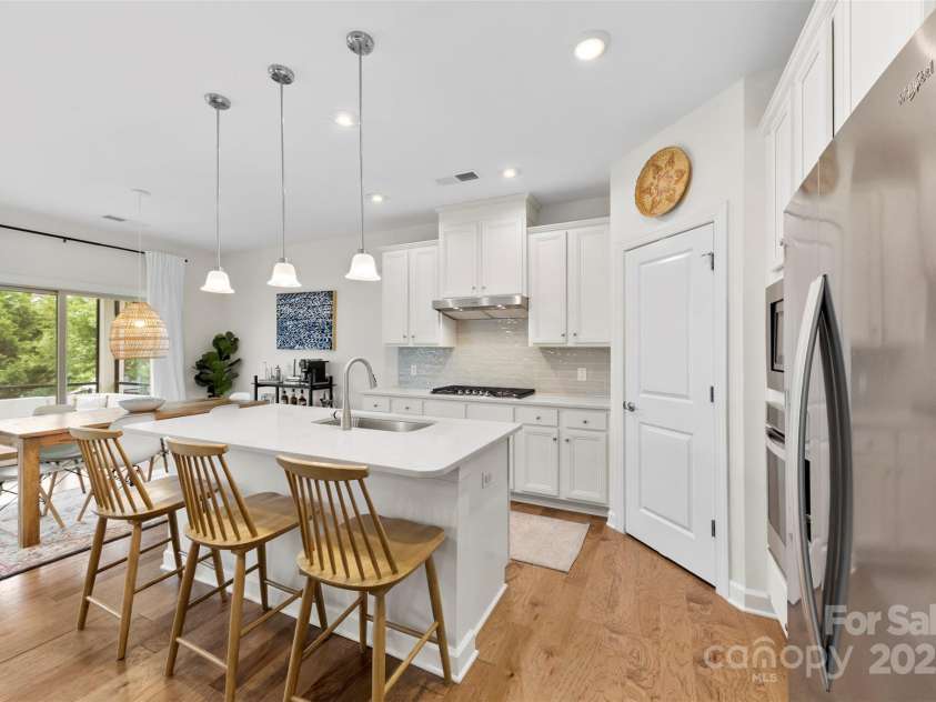 9302 Dufaux Drive, Charlotte, NC 28278.  MLS# CAR4291286, YatesRealty ID 32629. 