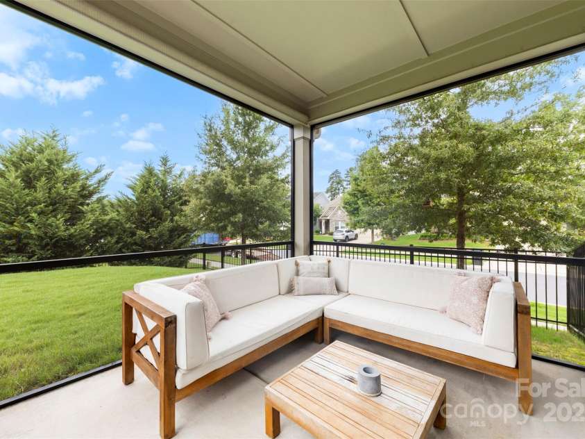 9302 Dufaux Drive, Charlotte, NC 28278.  MLS# CAR4291286, YatesRealty ID 32629. 
