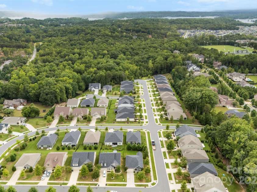 9302 Dufaux Drive, Charlotte, NC 28278.  MLS# CAR4291286, YatesRealty ID 32629. 