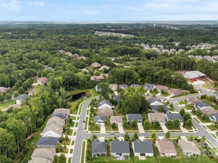 9302 Dufaux Drive, Charlotte, NC 28278.  MLS# CAR4291286, YatesRealty ID 32629. 