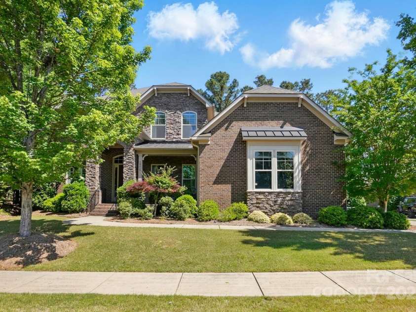 16515 Governors Club Court, Charlotte, NC 28278.  MLS# CAR4204352, YatesRealty ID 3263. 