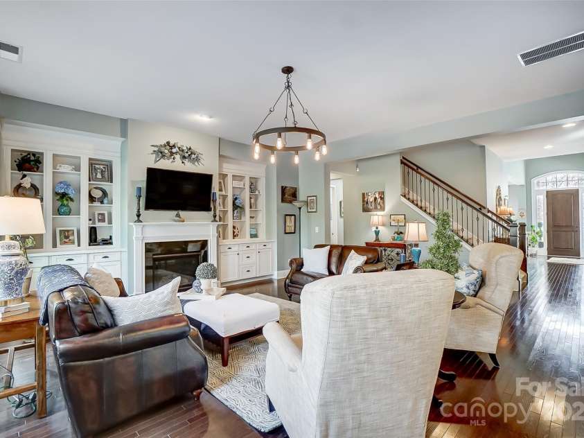 16515 Governors Club Court, Charlotte, NC 28278.  MLS# CAR4204352, YatesRealty ID 3263. 