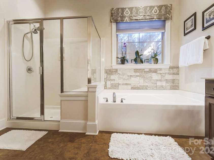 16515 Governors Club Court, Charlotte, NC 28278.  MLS# CAR4204352, YatesRealty ID 3263. 